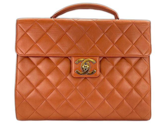 Borsa Chanel Matelassé in Arancione - vista 2