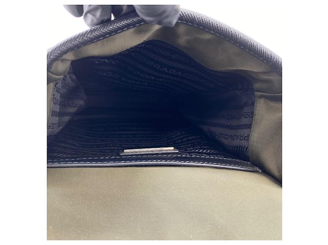 Borsa a tracolla Prada Saffiano in Khaki Cachi - vista 11