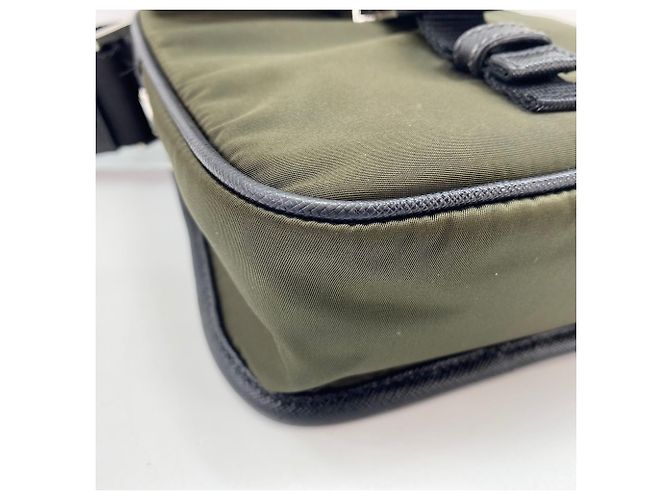 Borsa a tracolla Prada Saffiano in Khaki Cachi - vista 7