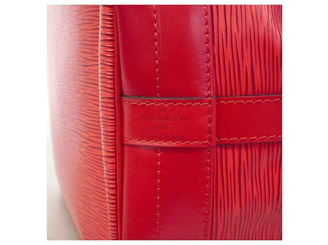 Borsa a tracolla Louis Vuitton Epi Noe Rosso - vista 5