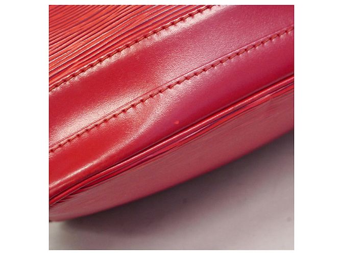 Borsa a tracolla Louis Vuitton Epi Noe Rosso - vista 6