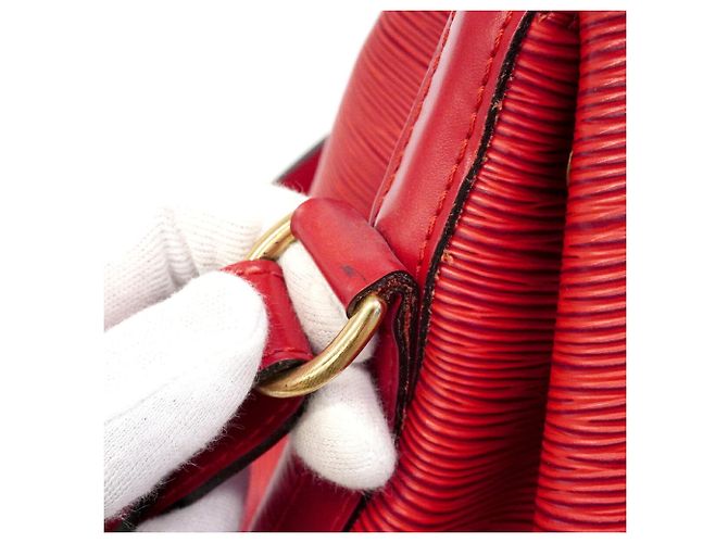 Borsa a tracolla Louis Vuitton Epi Noe Rosso - vista 9