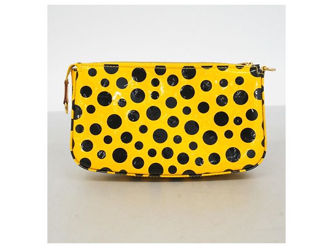 Louis Vuitton Vernis Infinity Dot Pochette Accessoires Giallo - vista 10