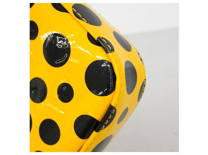 Louis Vuitton Vernis Infinity Dot Pochette Accessoires Giallo - vista 8
