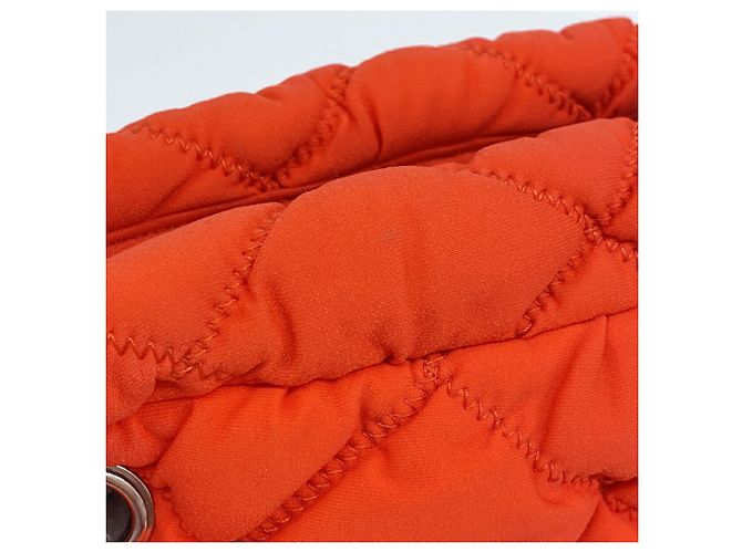 Borsa a tracolla Chanel in nylon trapuntato rosso Bubble - vista 10