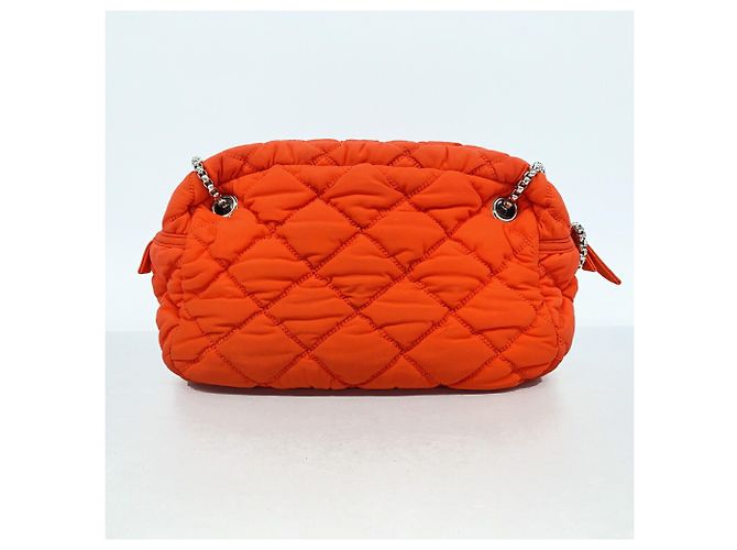 Borsa a tracolla Chanel in nylon trapuntato rosso Bubble - vista 13