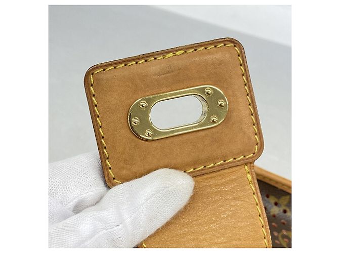Borsa a tracolla Louis Vuitton Monogram Perfo Demilune Arancione - vista 10