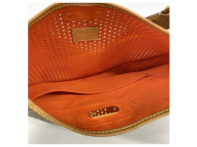 Borsa a tracolla Louis Vuitton Monogram Perfo Demilune Arancione - vista 4