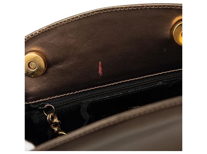 Salvatore Ferragamo Borsa a tracolla con catena Ferragamo in vitello metallizzato marrone Bronzo - vista 6
