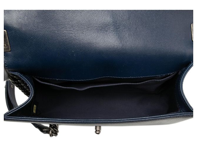Chanel Blue Old Medium Chevron Caviar Boy Flap Blu navy - vista 4