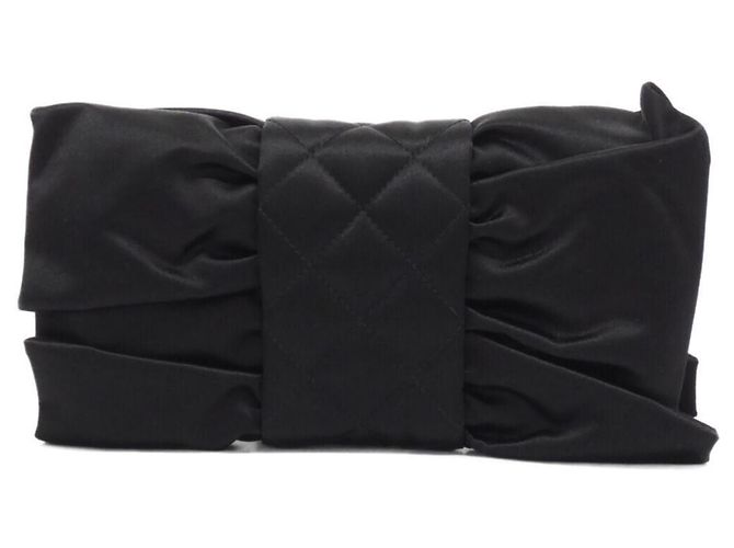 Borsa a tracolla Chanel AS4098 in raso nero - vista 2