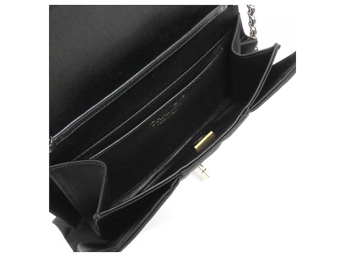 Borsa a tracolla Chanel AS4098 in raso nero - vista 6
