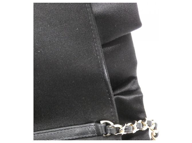 Borsa a tracolla Chanel AS4098 in raso nero - vista 8