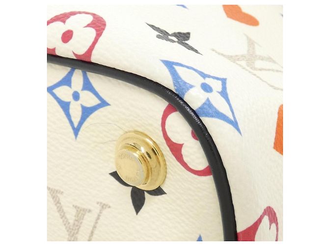 Borsa da mano porta trucchi Louis Vuitton GameOn Monogram Bianco - vista 3