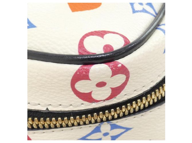 Borsa da mano porta trucchi Louis Vuitton GameOn Monogram Bianco - vista 6