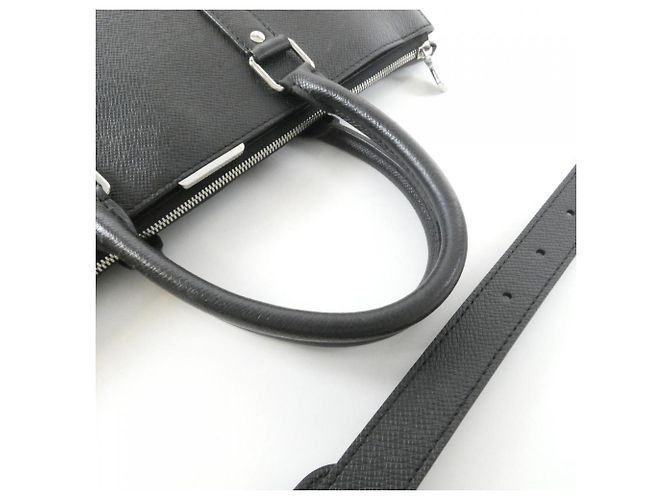 Louis Vuitton Taiga Anton Briefcase M33416 Nero - vista 6
