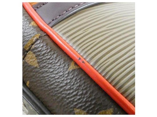 Borsa a tracolla Louis Vuitton Monogram Epi Danube PM Marrone Cachi - vista 4