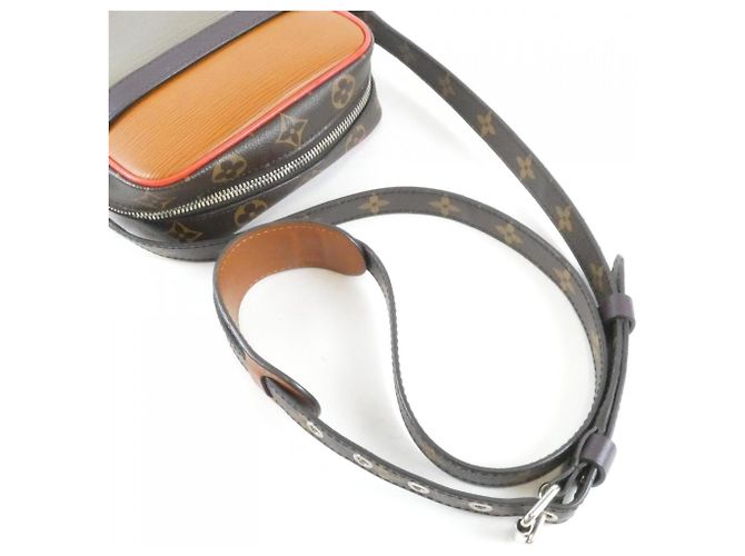 Borsa a tracolla Louis Vuitton Monogram Epi Danube PM Marrone Cachi - vista 6