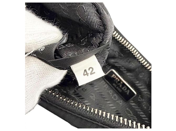 Borsa a tracolla Prada 1BH204 Re-Edition 2005 Re-Nylon con logo triangolare Nero - vista 15