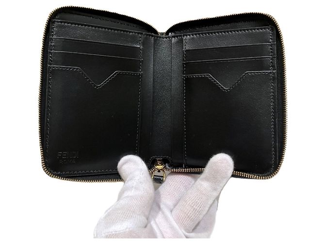 Fendi Bi-fold Geldbörse aus schwarzem Kalbsleder - Ansicht 3