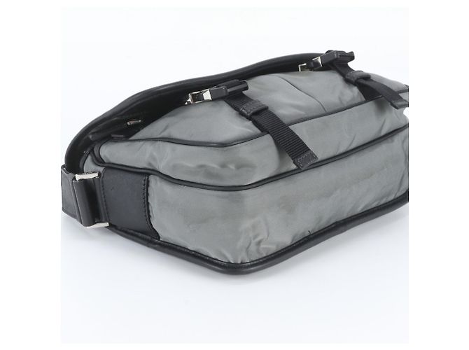 Bolsa Messenger Prada em nylon Tessuto com logo triangular Marrom Preto - vista 5