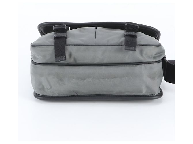 Bolsa Messenger Prada em nylon Tessuto com logo triangular Marrom Preto - vista 6