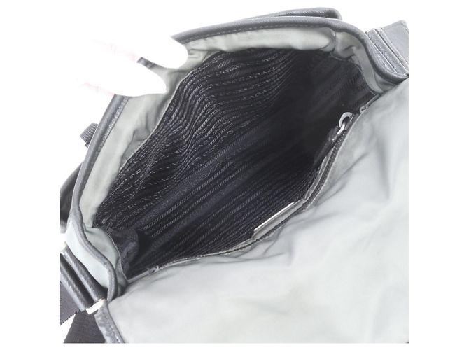Bolsa Messenger Prada em nylon Tessuto com logo triangular Marrom Preto - vista 7