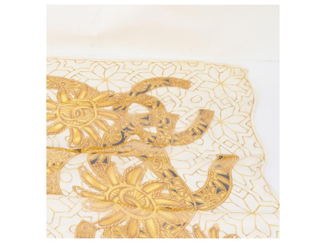 Foulard Chanel in seta Coco Mark beige e oro D'oro - vista 2