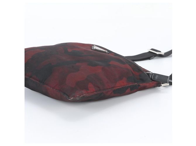 Borsa a tracolla Prada Tessuto Nylon Camouflage Nero Rosso - vista 4