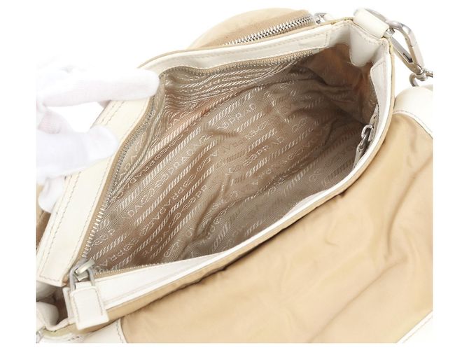Borsa a tracolla in pelle e nylon Tessuto con logo triangolare Prada Bianco Beige - vista 7