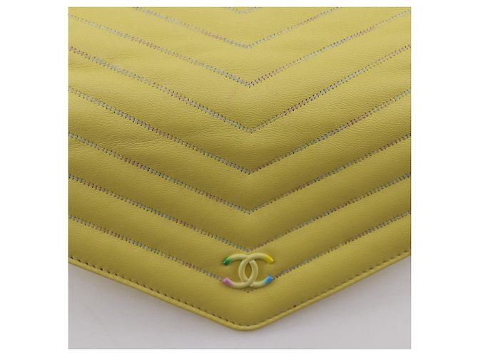 Cartera larga Chanel V Stitch de piel de cordero Amarillo - vista 11