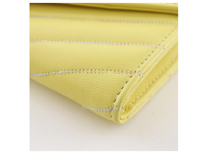 Cartera larga Chanel V Stitch de piel de cordero Amarillo - vista 5