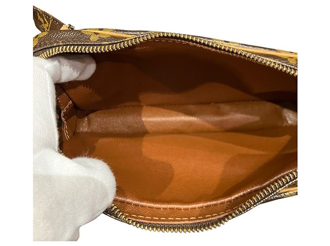 Borsa a tracolla Louis Vuitton Marly Bandoulière Marrone Monogramma - vista 7
