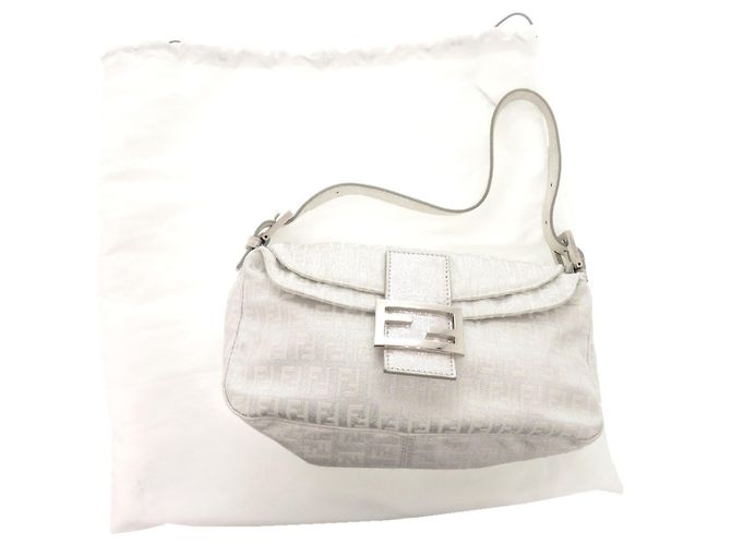 Borsa a secchiello monospalla Fendi Zucchino Mamma Argento - vista 2