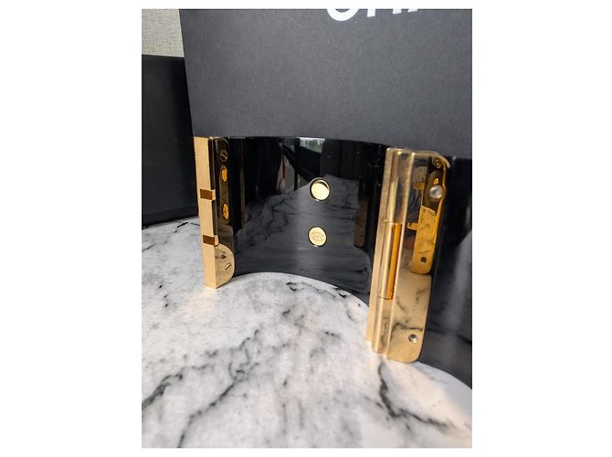 Bracciale Rigido Chanel Métiers d'Art Egitto in Resina Nera B19A Nero D'oro - vista 4