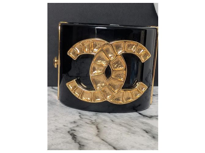 Bracciale Rigido Chanel Métiers d'Art Egitto in Resina Nera B19A Nero D'oro - vista 5
