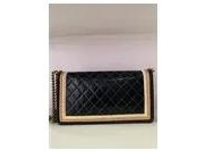 Borsa a tracolla Chanel Boy in pelle matelassé nera e oro Nero D'oro - vista 6