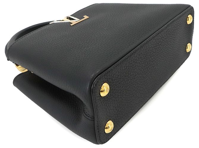 Bolso Louis Vuitton Capucines BB 2-way Mano/Hombro Negro - vista 4