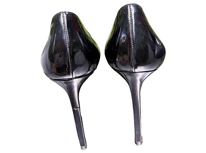 Saint Laurent Pumps aus schwarzem Lackleder - Ansicht 10