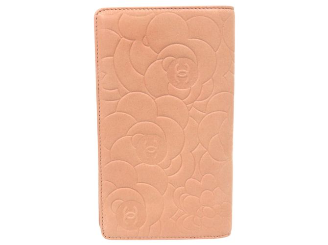 Cartera bi-fold Chanel Coco Mark Camellia Beige - vista 2