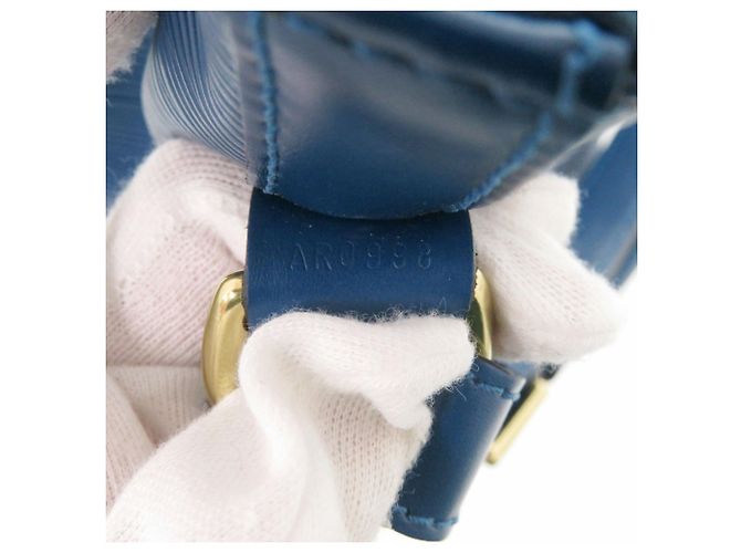 Noe Borsa a tracolla Louis Vuitton Petit Noé Epi Blu - vista 9