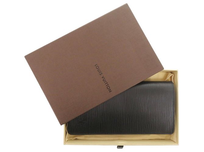Brazza Louis Vuitton Long Wallet in Noir Black - view 2