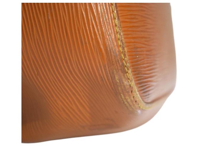 Louis Vuitton Petit Noé Cipango Gold Pelle Epi Marrone - vista 10