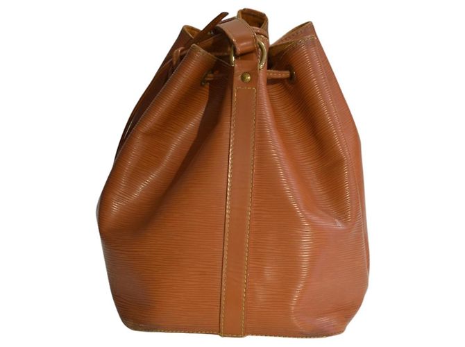 Louis Vuitton Petit Noé Cipango Gold Pelle Epi Marrone - vista 4