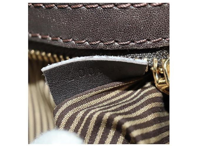 Louis Vuitton Bequia Porte Document Geant Monogram Canvas with Leather Marrone - vista 6