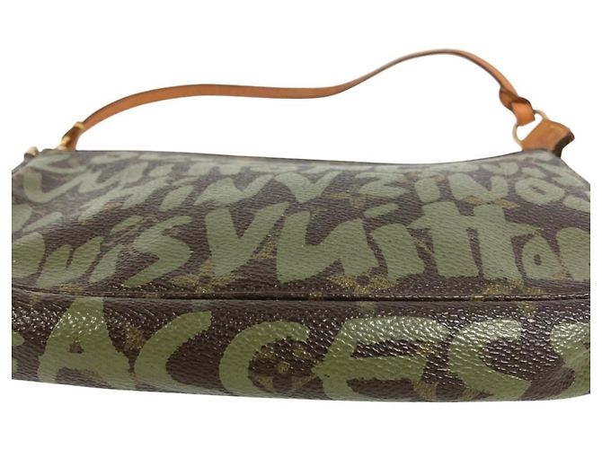 Louis Vuitton Monogram Graffiti Pochette Marrone Cachi - vista 5