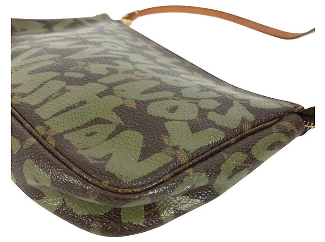 Louis Vuitton Monogram Graffiti Pochette Marrone Cachi - vista 6