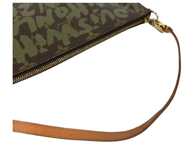Louis Vuitton Monogram Graffiti Pochette Marrone Cachi - vista 7