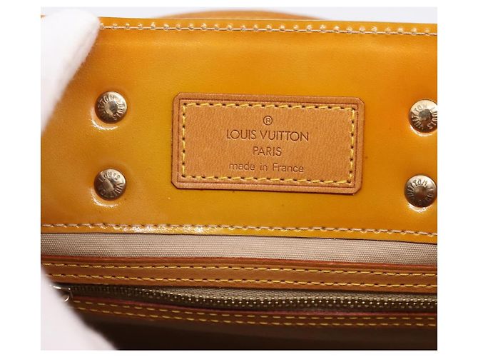 Borsa a mano LOUIS VUITTON Monogram Vernis Reade PM Beige M91144 LV Auth 196860 - vista 18