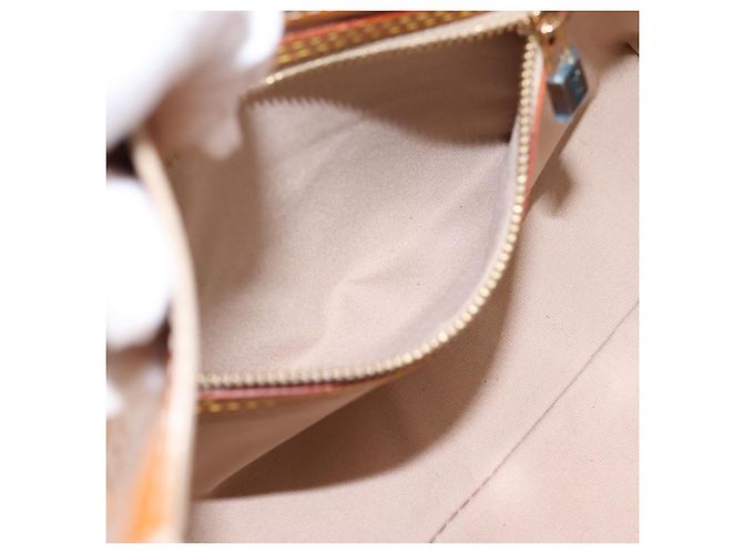 Borsa a mano LOUIS VUITTON Monogram Vernis Reade PM Beige M91144 LV Auth 196860 - vista 22